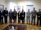 Ministerios de Defensa, RR.EE, OO.PP., Turismo y FACh se reúnen para potenciar la campaña antártica 2026-2027